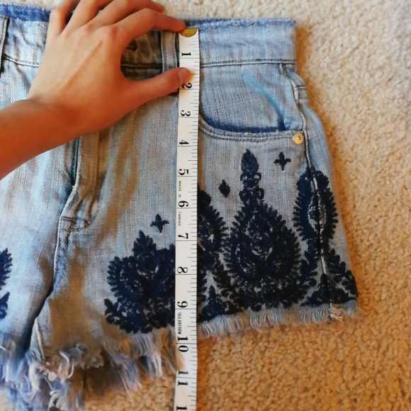 Blanknyc embroidery wedge denim shorts 25 - Picture 5 of 5